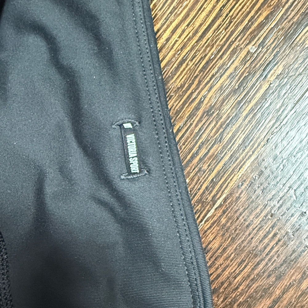 Victoria’s Secret sport knockout Capri size large. NWOT - Picture 4 of 5